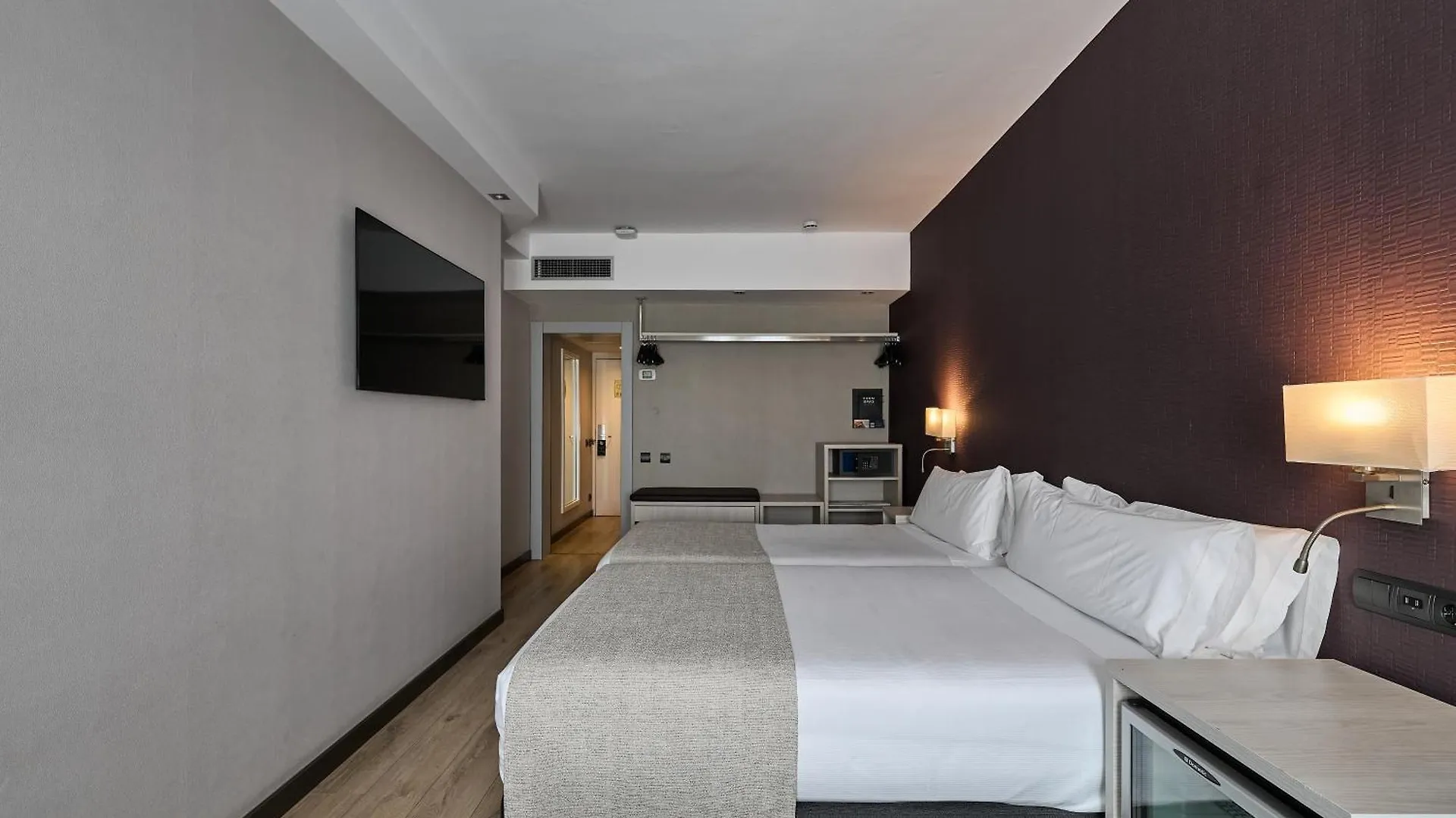 ****  Catalonia Atenas Hotel Barcelona Spain